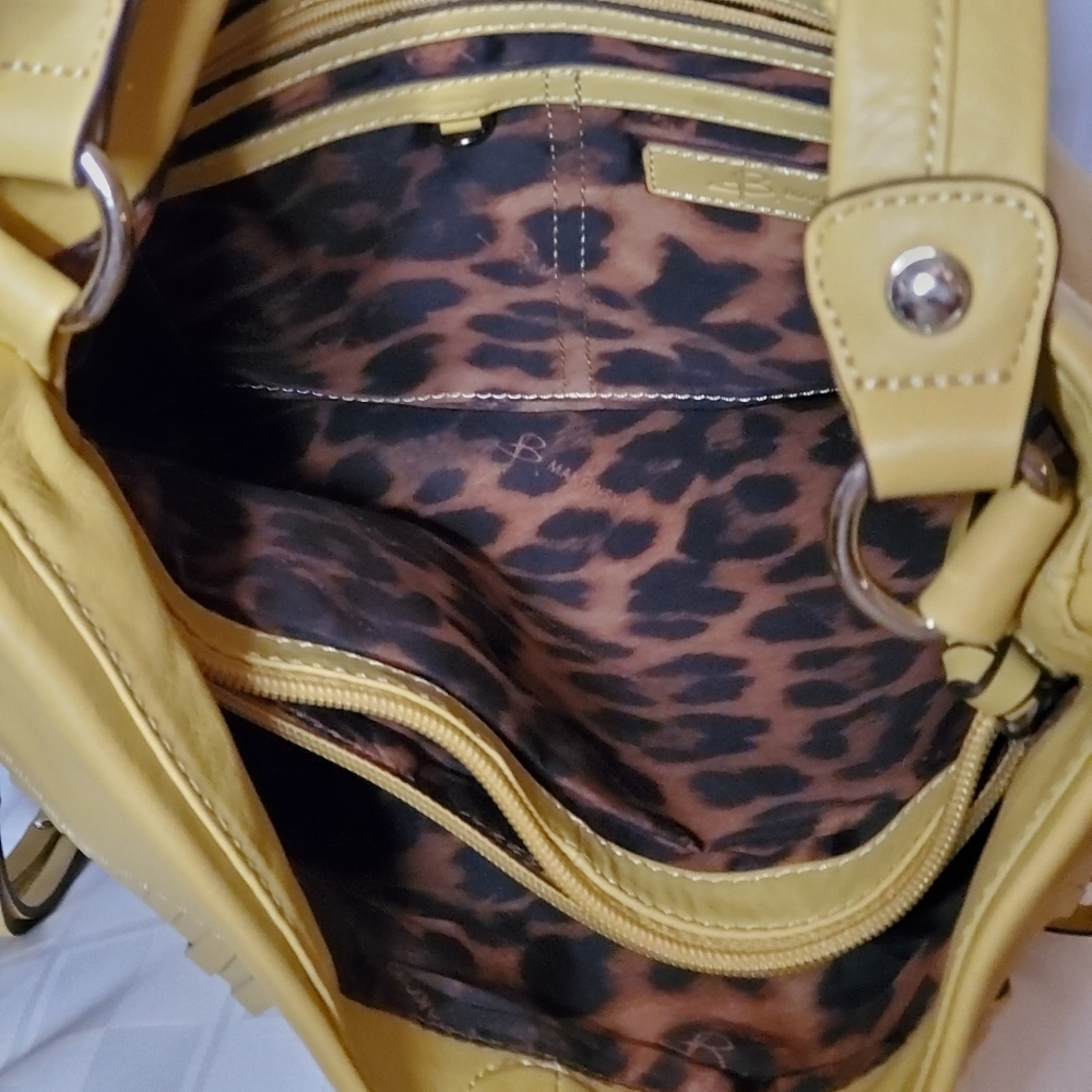 B Makowsky Shoulder Bag - Picture 6 of 10